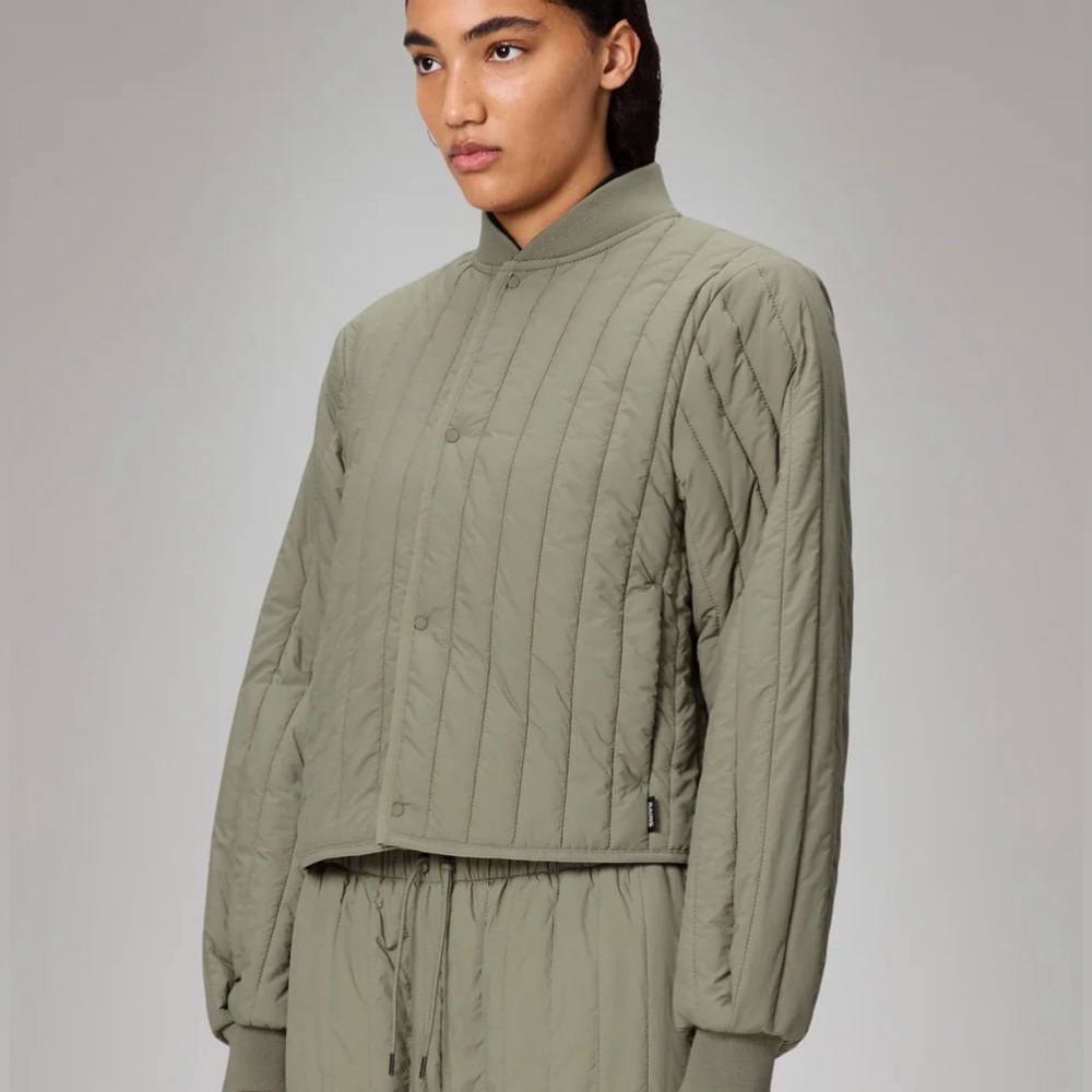 NWT Rains Banja Liner Bomber W Jacket | Drift / L - Picture 3 of 6